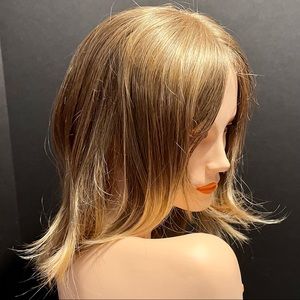 NWT Revlon Wig Simply Beautiful